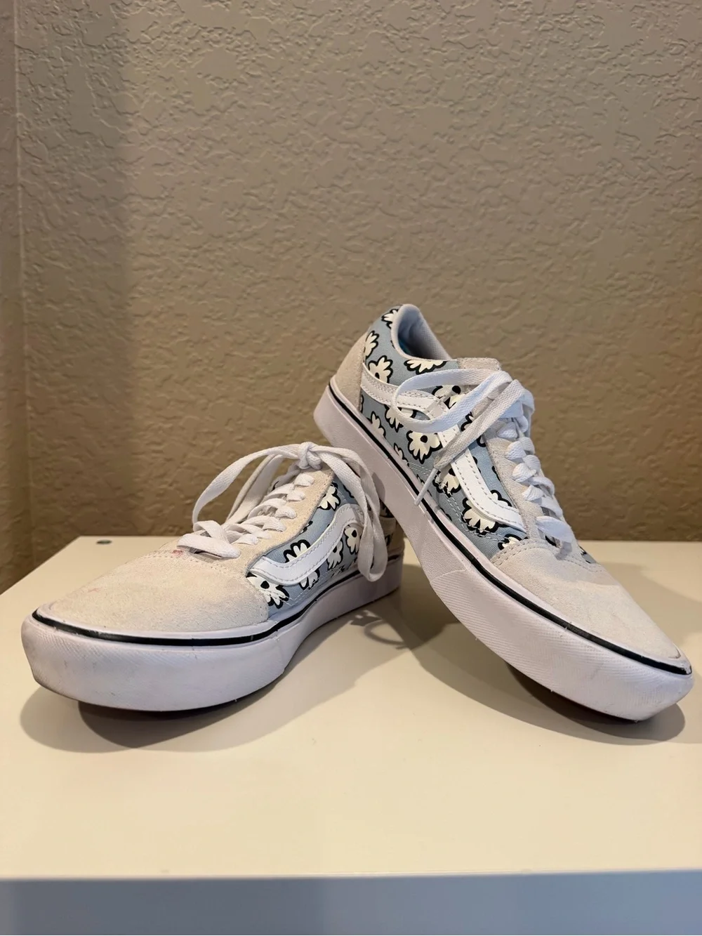Vans White and Light Blue Floral-Accent Low Tops